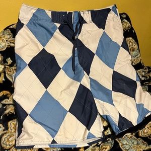OLD NAVY MEN'S SWIM TRUNKS/ BOARD SHORTS. ARGYLE PRINT BLUE/WHITE SIZE S
